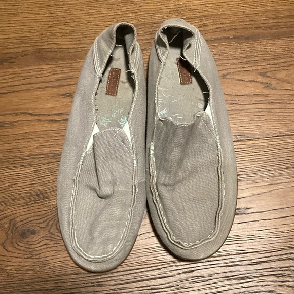 OluKai Shoes - OluKai Nohea Grey Canvas Slip-On Moc Toe Flats Loafers Shoes Women's US 10